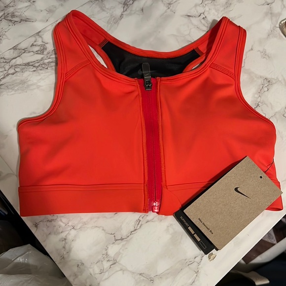 NIKE Sports Bra ✨BRAND NEW WITH TAGS✨